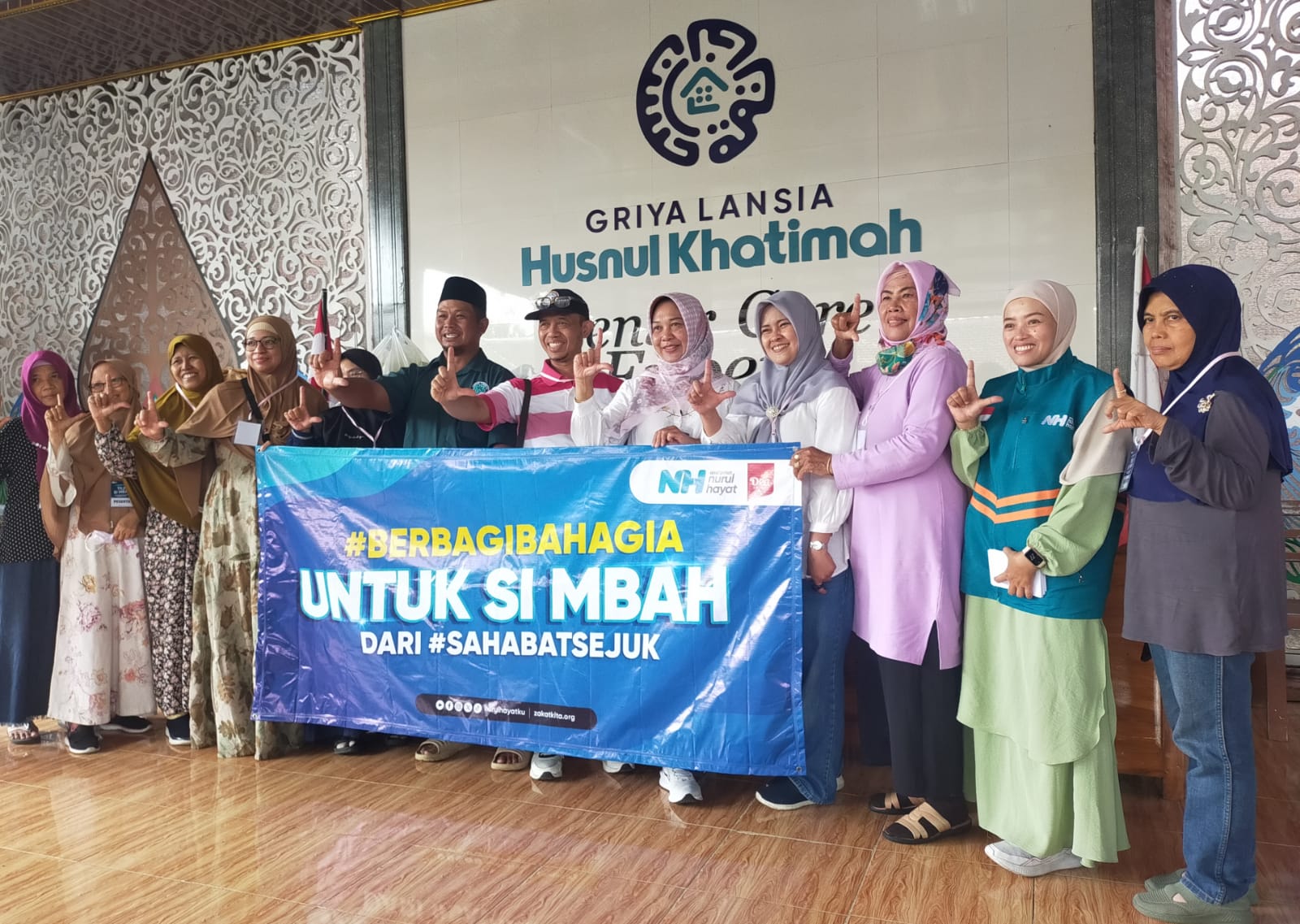 Wisata Hati ke Griya Lansia Husnul Khatimah Mengajarkan Tentang Kepedulian Tergadap Sesama