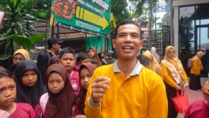 Nur Huda Guru MI AL HUDA 1 Kedamean Gresik