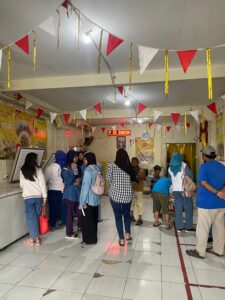 Pelanggan Pentol Boska Dari Luar Kabupaten Sidoarjo