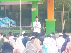 H. Nasrudin, S.Pd., M.Si. selaku kepala sekolah MAN 1 Pasuruan