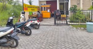 Halaman parkir Bakso dan Mie Ayam Seger Sangat Luas