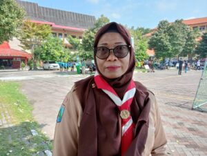 Ketua panitia lomba, Siti Aminah