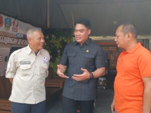 Kiri Rachmad Subekti Kimiawan, tengah Cahyo Harjo Prakoso, kanan Gatot Soebroto