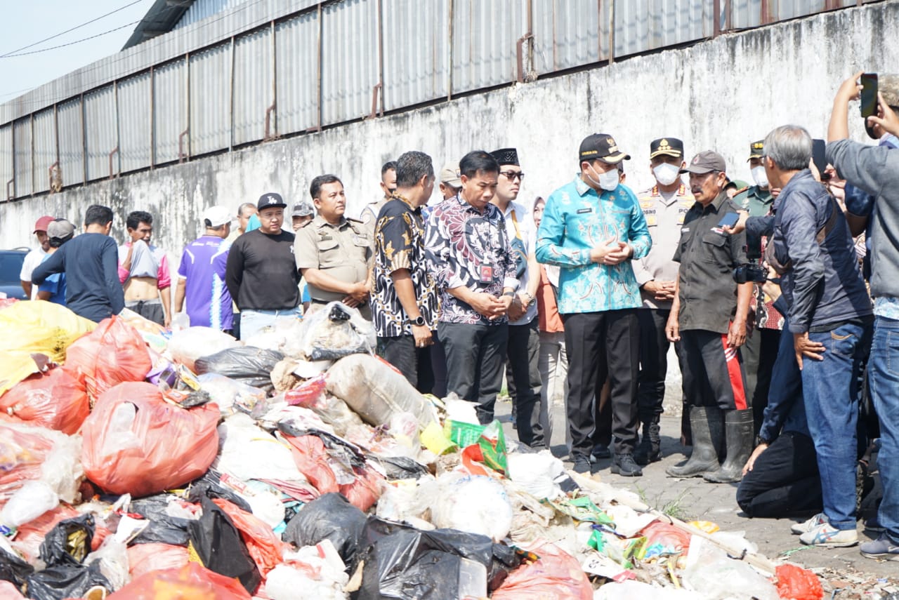 Pemkab Sidoarjo Gerak Cepat Ambil Alih Penanganan TPS3R Ngampelsari Sidoarjo