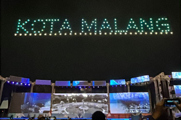 Atraksi 150 Drone Melesat di langit Dalam Pembukaan Porprov Jatim IX tahun 2025