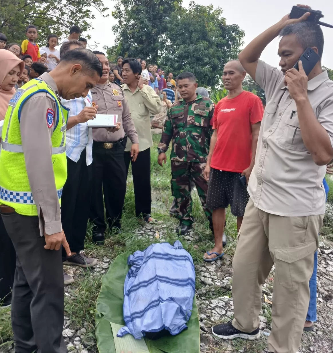 Warga Sidokare Digegerkan Penemuan Jenazah Laki-laki Mengapung di Sungai
