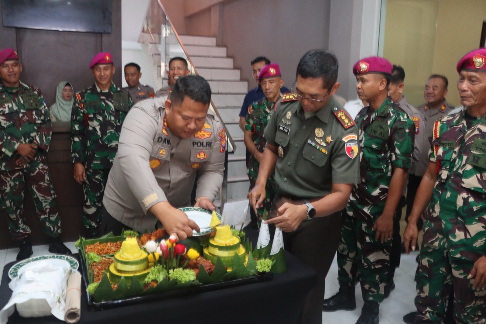 HUT Bhayangkara ke-79, TNI Berikan Kejutan Spesial
