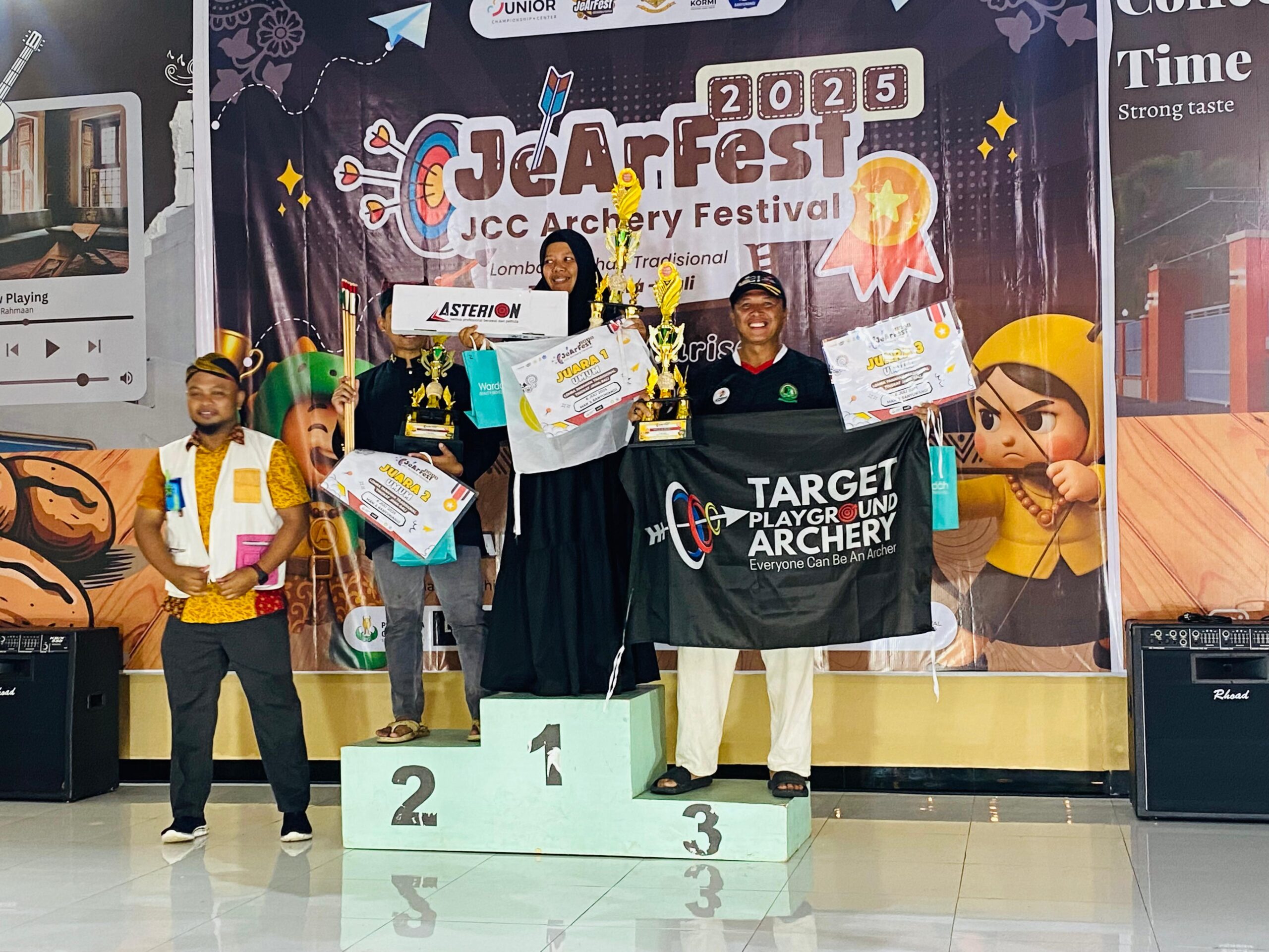 Lumajang Sabet Juara Umum Lomba Panahan Tradisional se-Jawa Bali di Banyuwangi