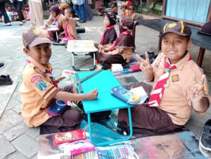 Siswa SDN Kedensari 2 dalam kegiatan pesta siaga