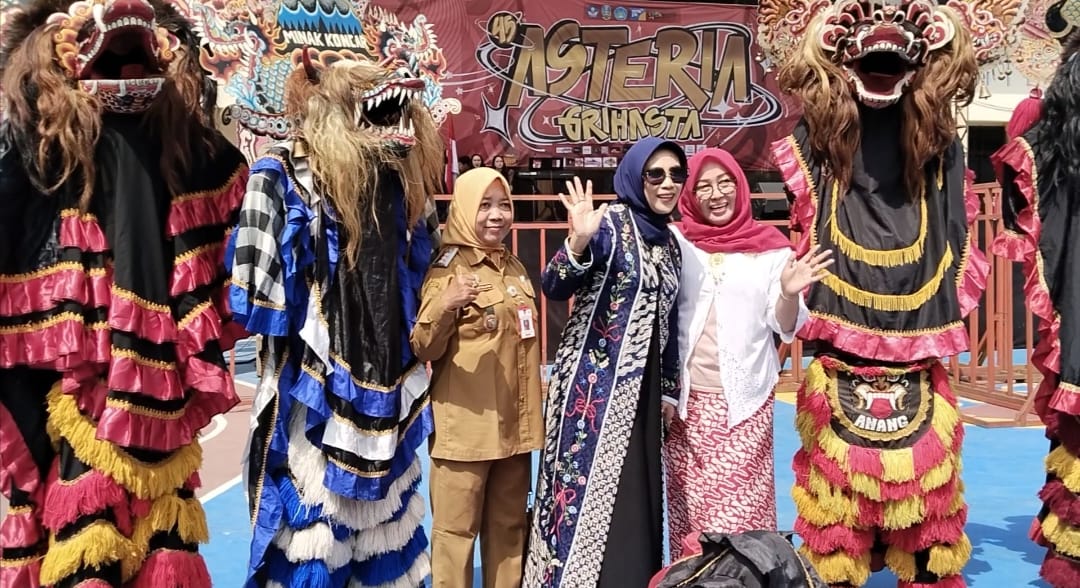 Wakil Bupati Sidoarjo Hj. Mimik Idayana Hadiri Dies Natalis ke-45 SMKN 2 Lumajang