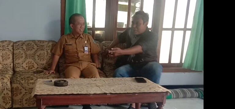 Wali Murid Keluhkan Pembelian Seragam Sekolah Yang Mahal