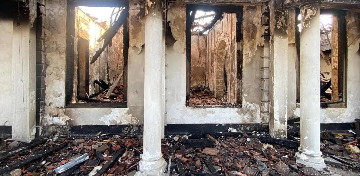 Penampakan Gedung Negara Grahadi Usai Terbakar