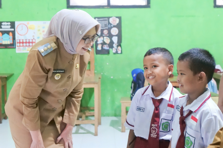 Bupati Kunjungi SPPG di Klakah