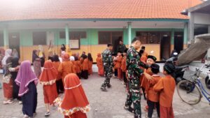 Satuan Tugas TNI Manunggal Membangun Desa (TMMD) ke-126 Kodim 0816/Sidoarjo menggelar kegiatan edukatif di Desa Kedondong, Kecamatan Tulangan, Kabupaten Sidoarjo