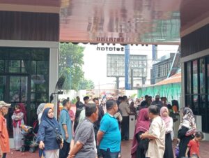 Pengunjung Kebun Binatang Surabaya di hari Minggu 9 November 2025