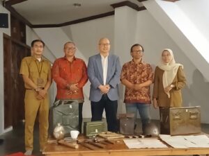 Mt Agus, Ahmad Zaki Yamani, Charles E. Tumbel, 