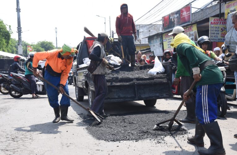 Aduan Jalan Rusak Meningkat di Musim Hujan, PUBMSDA Sidoarjo Kerja Ekstra