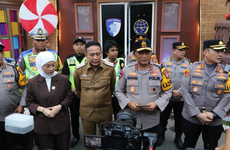 Pastikan Nataru Aman, Kapolda Jatim Tinjau Pos Pengamanan di Malang Raya 