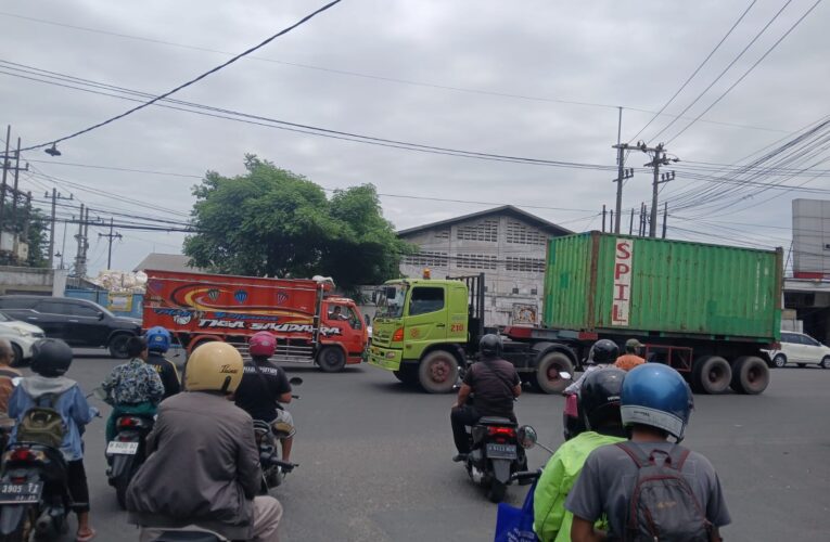 Lalu Lintas Kletek Sidoarjo Semrawut, Pos Polisi Diduga Beralih Fungsi