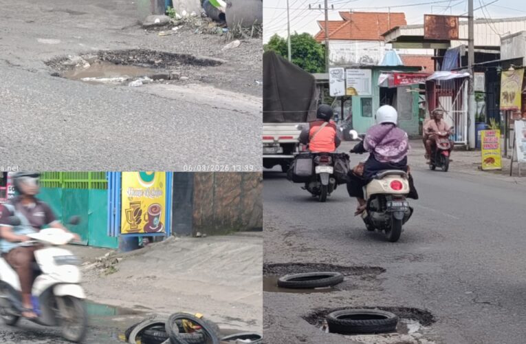 Jalan Berlubang di Desa Dungus Sukodono Sidoarjo Dikeluhkan Warga, Ditambal Sementara dengan Ban Bekas