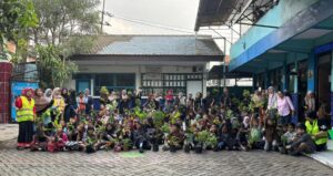 Kegiatan melibatkan seluruh siswa , Wali murid, dan guru