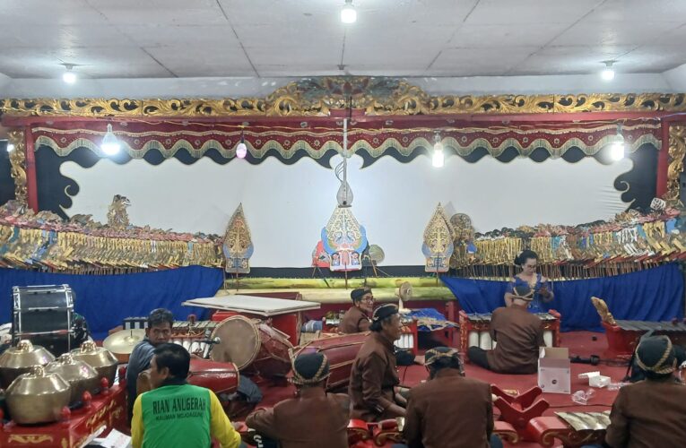 Ruwah Desa Tulangan Dimeriahkan Pagelaran Wayang Kulit