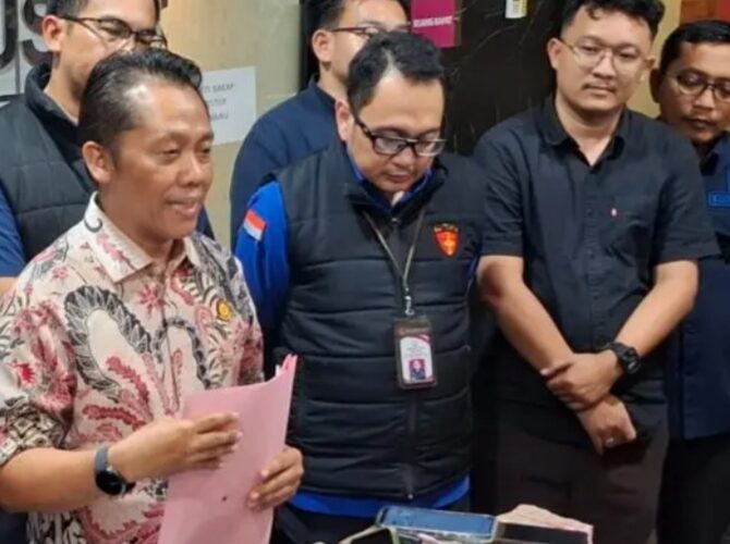 Kadis ESDM Jatim Jadi Tersangka Kasus Pungli Perizinan