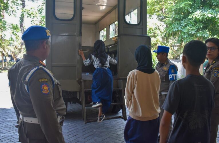 Surabaya Tekan Kenakalan Remaja