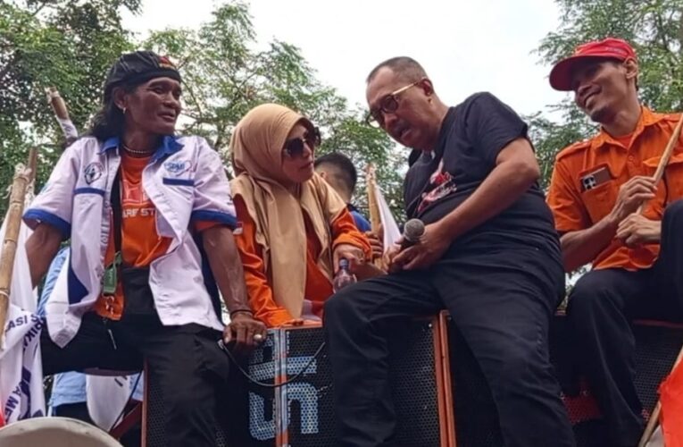 May Day Surabaya: Ribuan Buruh Suarakan Tuntutan, Cak Ji Turun Langsung