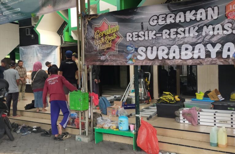GRRM Surabaya Bersihkan Masjid Al-Ikhlas Sambut Idul Adha 1447 H