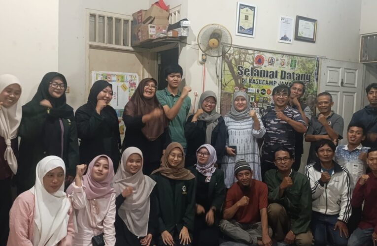 Mahasiswa UINSA Bekali Relawan Bencana dengan Teknik Pendampingan Psikologis Penyintas