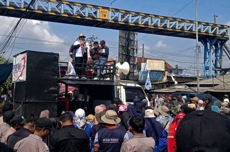 Buruh PT Pakerin Mojokerto Kembali Demo, Tuntut Upah Tiga Bulan Segera Dibayar