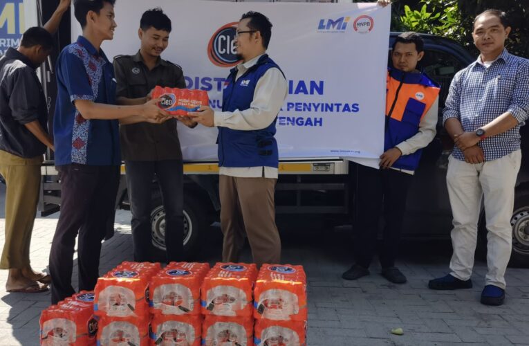 Cleo Bersama LMI Salurkan 35 Dus Air Mineral untuk Penyintas Gempa Sulteng