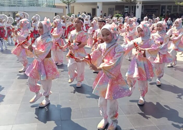 700 Penari Meriahkan Festival Remo Yosakoi di Surabaya