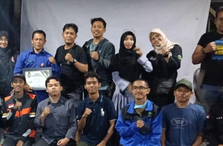Edukasi Penggunaan Alat Komunikasi Radio Untuk Mendukung Kegiatan Relawan Di Lapangan