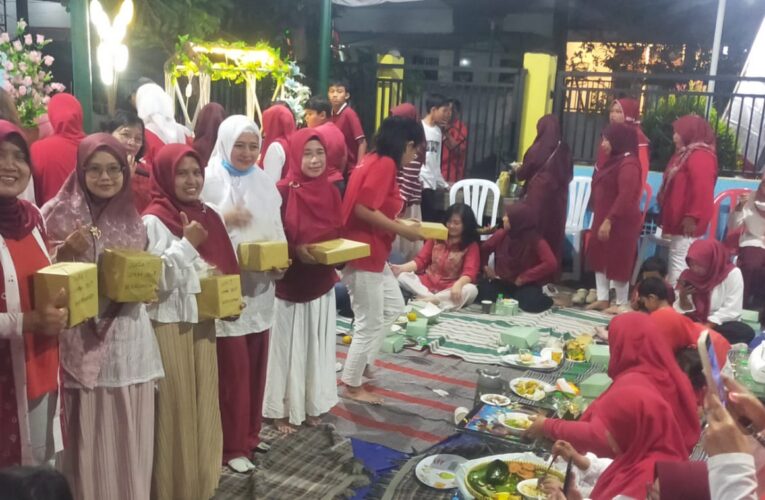 Warga Rt 02 Rw 06 Kelurahan Keputih Adakan Malam Tirakatan Jelang Peringatan HUT RI ke 81