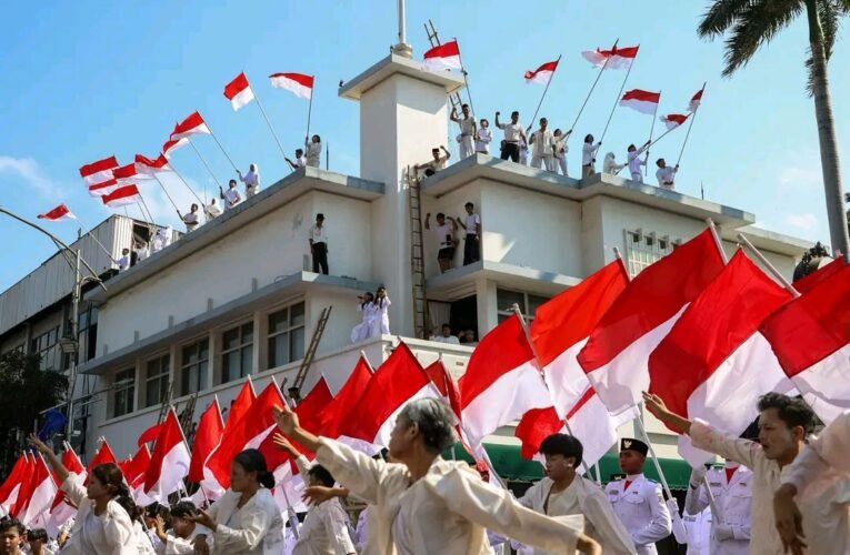 Eri Cahyadi dan 750 Pemain Hidupkan Sejarah Surabaya