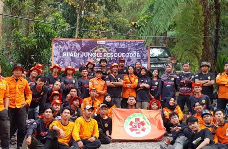 Pelatihan Jungle Rescue Untuk Meningkatkan Kapasitas dan Kesiapsiagaan Anggota SAR Surabaya