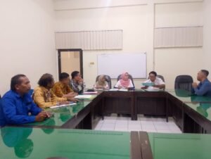 Perselisihan antara pekerja dan PT Gradial Perdana Perkasa terkait pemutusan hubungan kerja (PHK) karena usia pensiun kembali dibahas dalam mediasi Disnakertrans