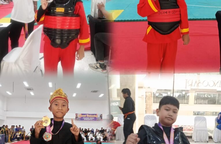 Siswa SD Mujahidin Borong Medali di Kejuaraan Pencak Silat SRC