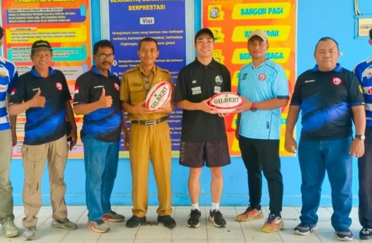 Jaring Bibit Atlet Rugby, PRUI Sosialisasi di SMPN 18 Surabaya Bersama Pelatih Asal Jepang